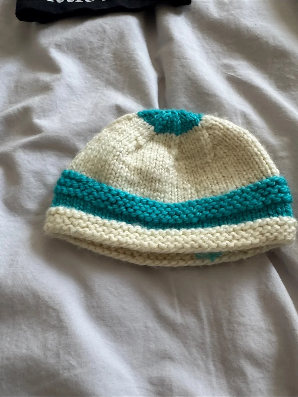 Bundle of 4 baby hats